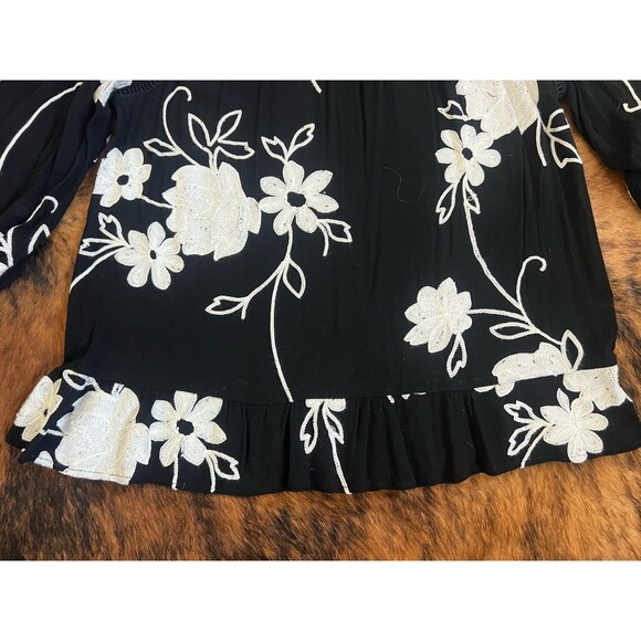 Inc International Concepts Floral Waves Black-White Embroidered Top Size M - Picture 3 of 10